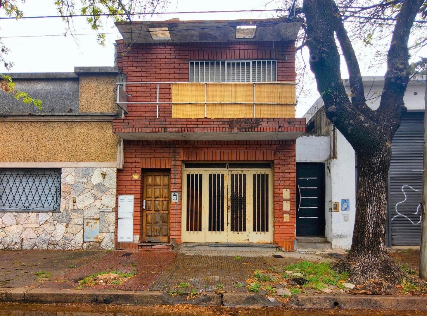Foto de VENTA - PH Comercial / Residencial 90 m² a RECICLAR con Garage en, imagen 1
