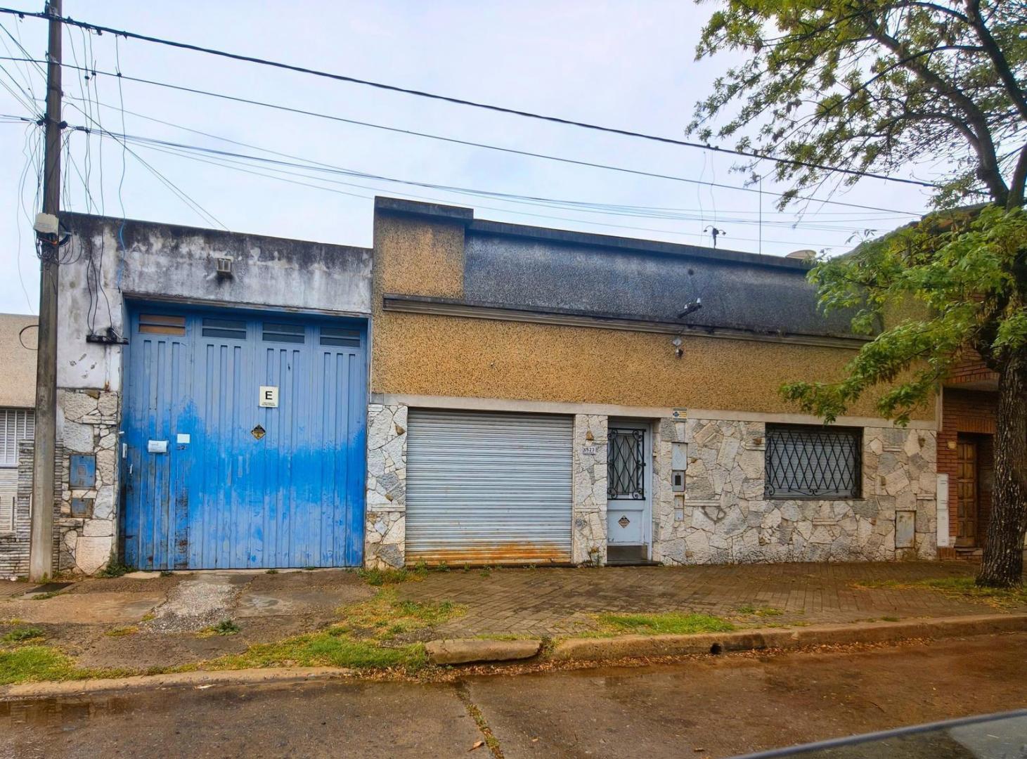 Foto de Galpón en Venta de 436 m² Apto Crédito en Barrio Roque Sáenz Peña, imagen 1
