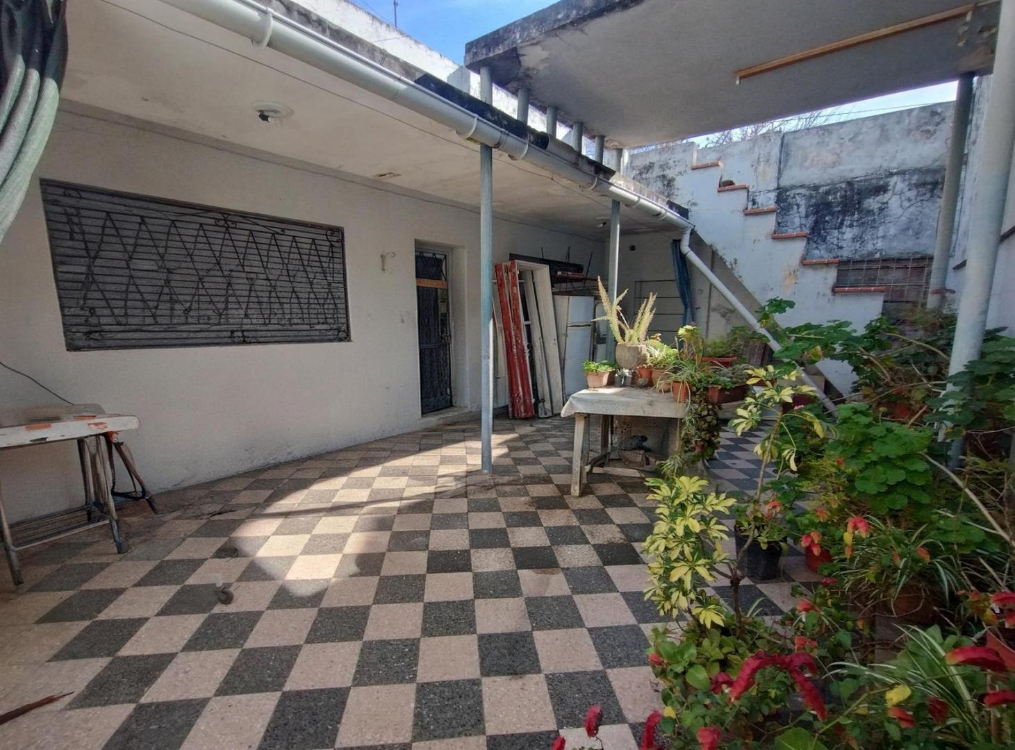Foto de Casa con Local en Venta de 150 m² Apto Crédito en Barrio Roque Sáenz, imagen 1