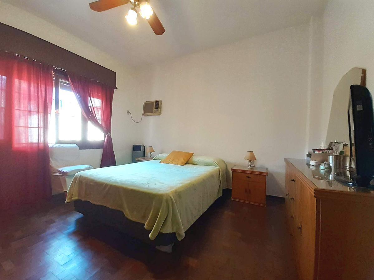 Foto de RETASADA! Casa en Venta de 3 Dormitorios con Patio, Pileta y Garage en, imagen 5