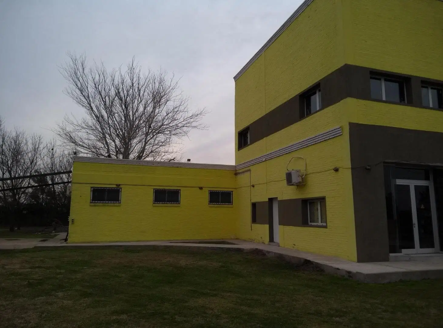 Deposito con oficinas en venta 3