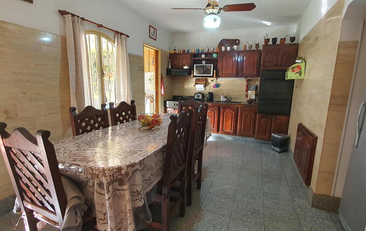 Casa - Lomas de Alberdi 4