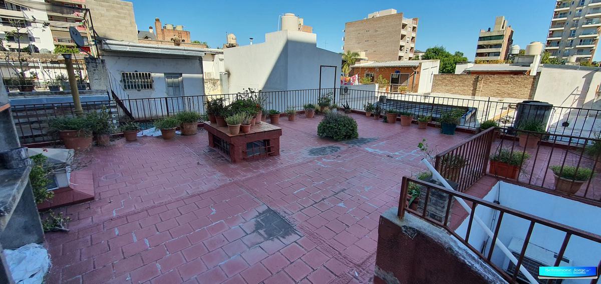 Casa - Pasillo - 2 dormitorios - Terraza amplia C/ Parrillero - Alquilada