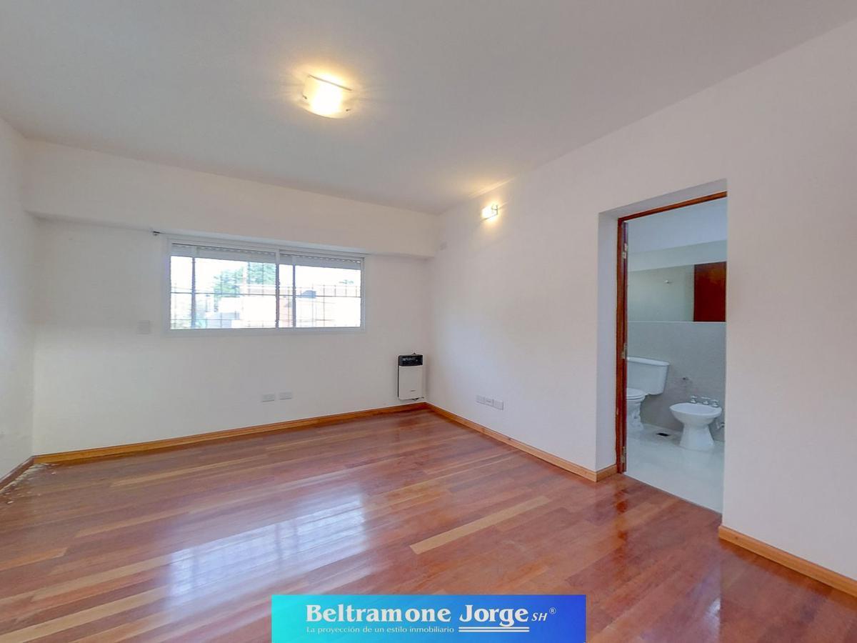 Foto de Importante casa a estrenar en venta de 4 dormitorios jardín. Con salida, imagen 4