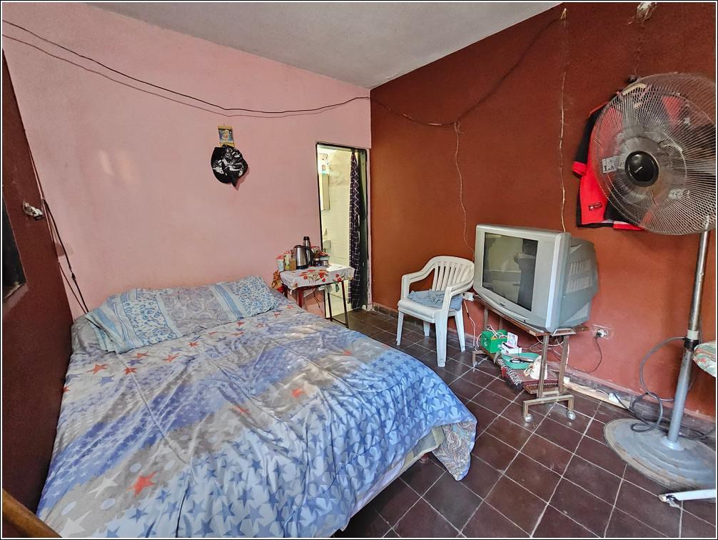 Casa en Venta de 3 Dorm. en Lomas de Alberdi. a Reciclar 4