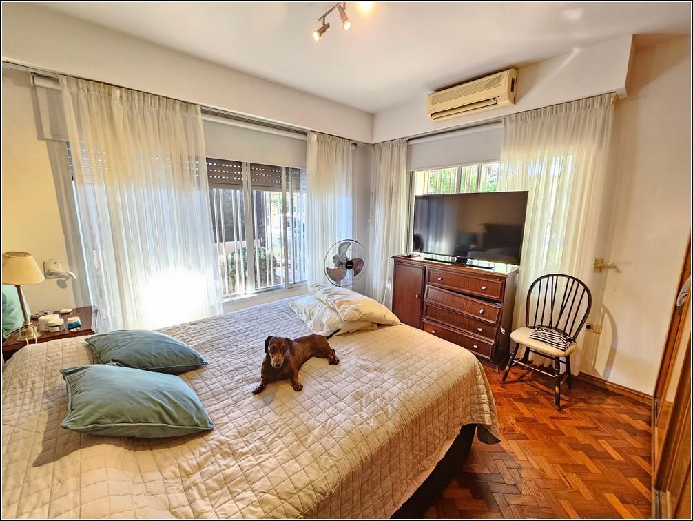 Espectacular Casa en Venta de 2 Dorm. en La Florida con Gran Terreno, Pileta y Quincho 3