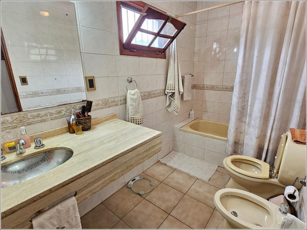 Foto de Chalet en venta en Alberdi Río. 3 dormitorios con quincho y jardín, imagen 4