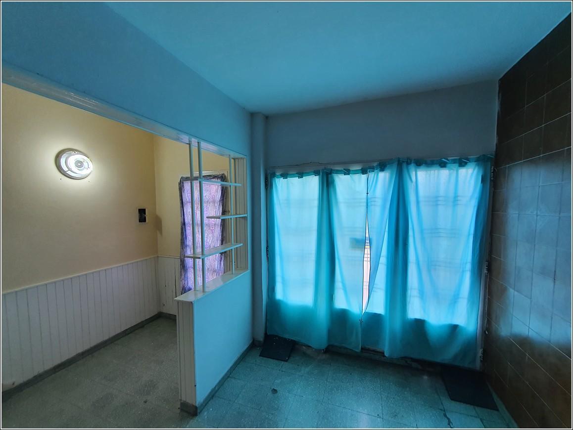 Casa en venta de 3 dormitorios a metros de Bv. Rondeau. Garaje y patio.