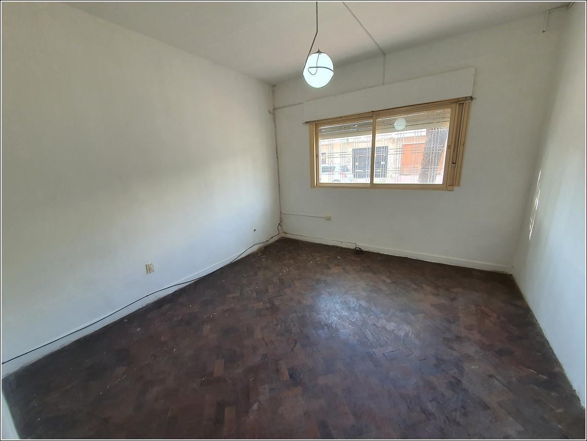 Foto de Casa en venta de 3 dormitorios a metros de Bv. Rondeau. Garaje y patio., imagen 5