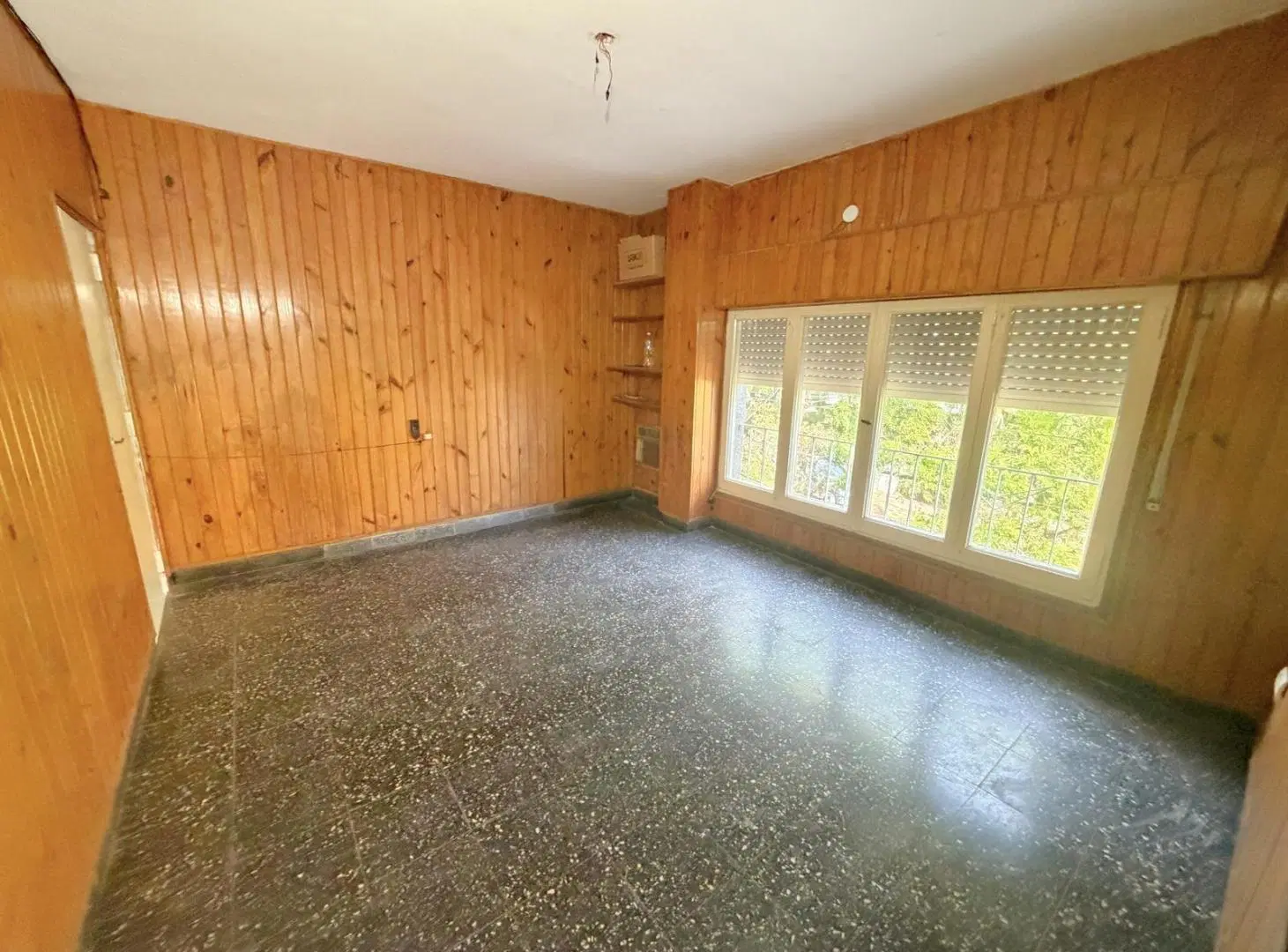Casa en planta alta en venta. Alberdi Río. 3 dormitorios. Patio, parrilla 4