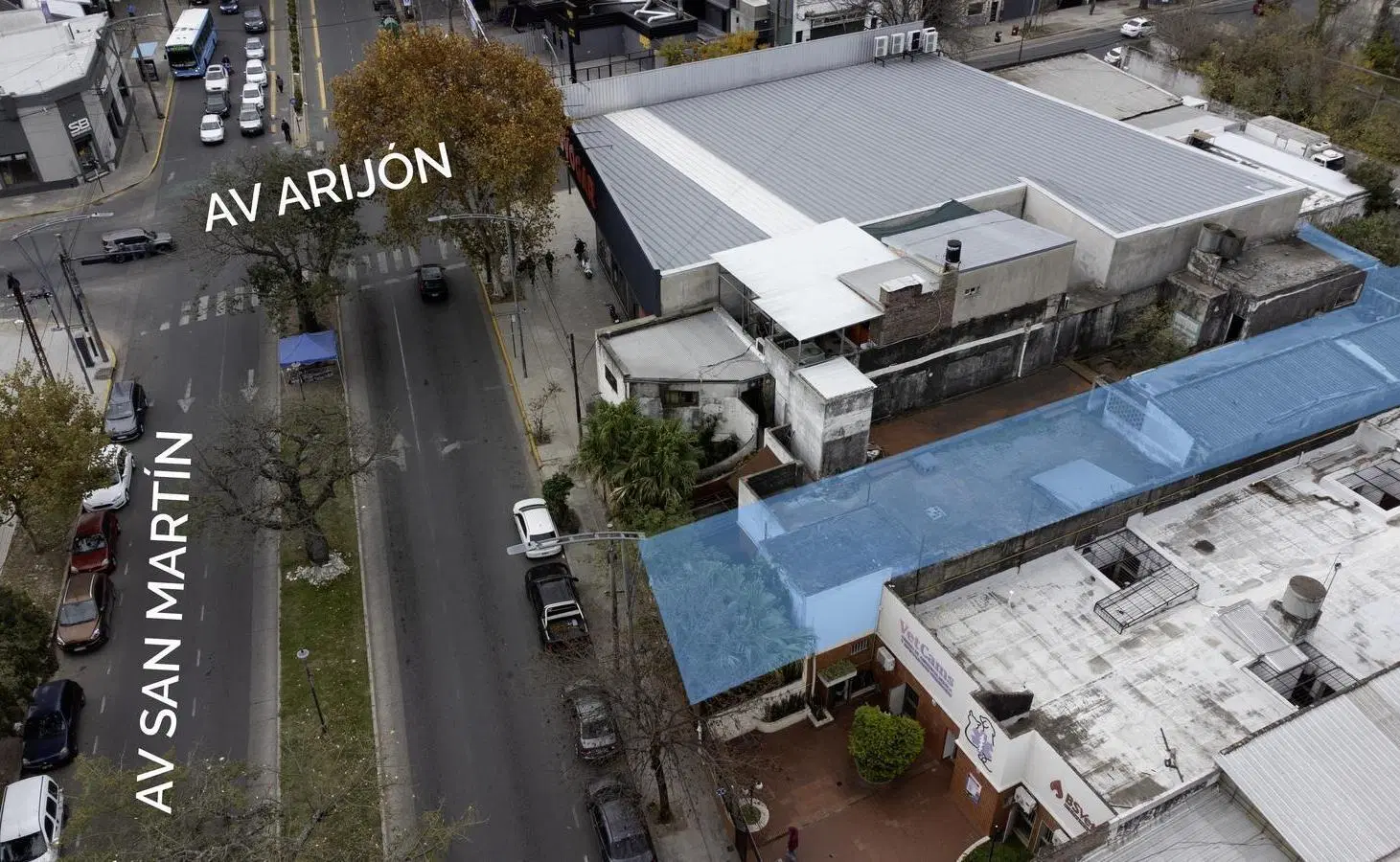 Terreno con inmueble a demoler. 781 m2 en Av. San Martín y Arijón 5