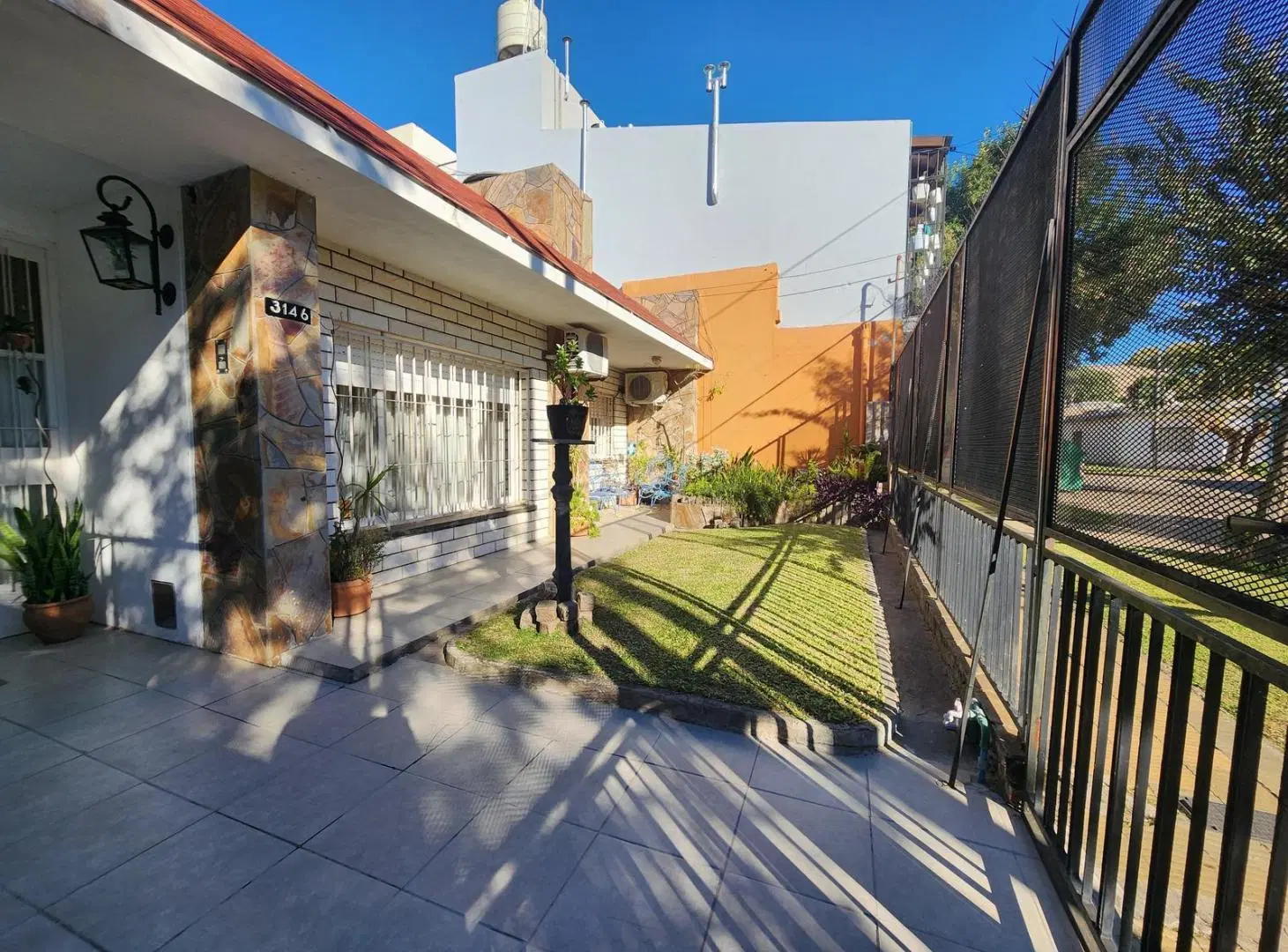 Casa en venta de 3 dormitorios, Cochera, patio. En La Florida lado Río. Lista para habitar 8