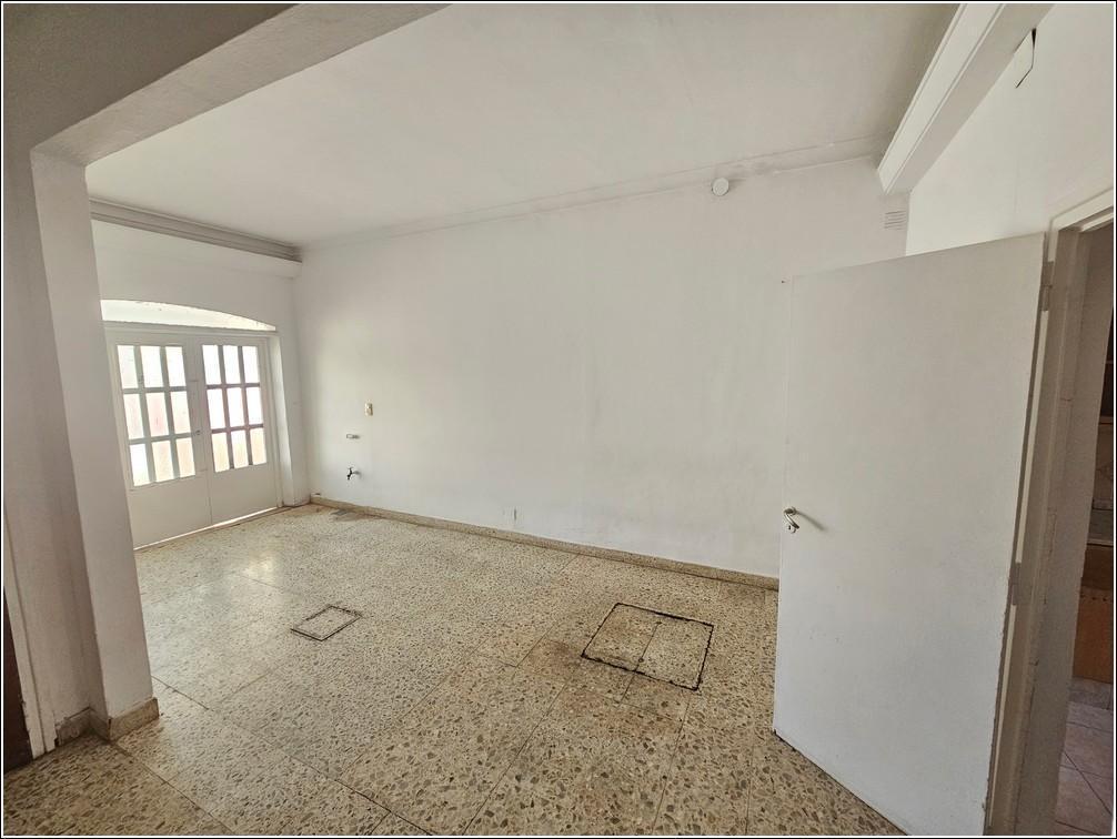 Casa en venta en La Florida rio de 2 dormitorios - Cochera y gran patio. Ideal Inversores