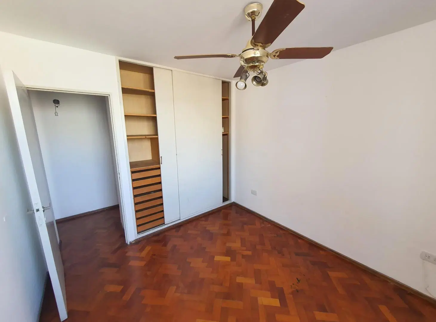 España al 600 - Excelente Departamento con cochera y Balcón -Pleno Centro 5