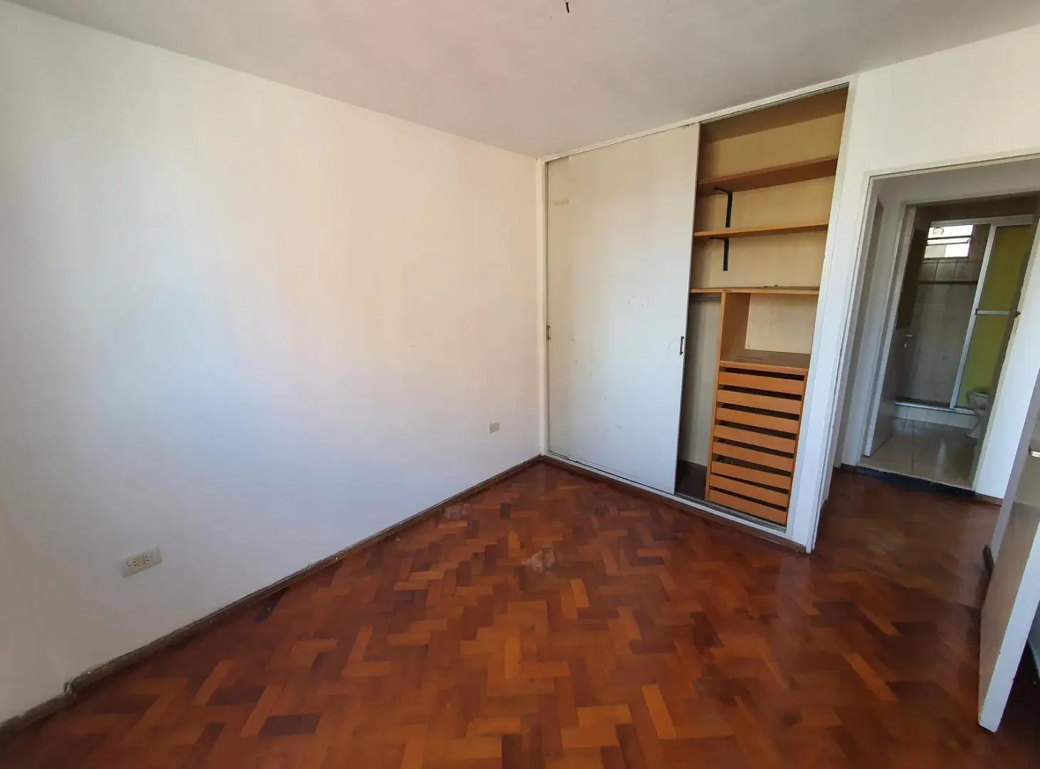 España al 600 - Excelente Departamento con cochera y Balcón -Pleno Centro 4