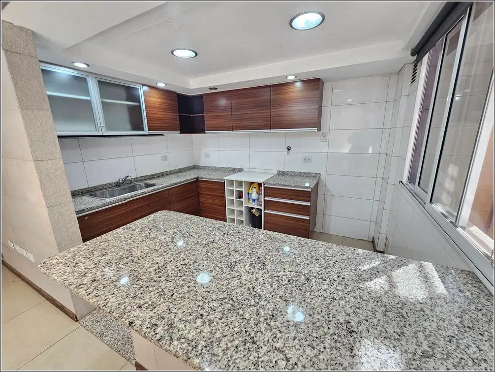 Casa de Planta alta en alquiler - Un dormitorio - 2 baños - Granadero Baigorria 4