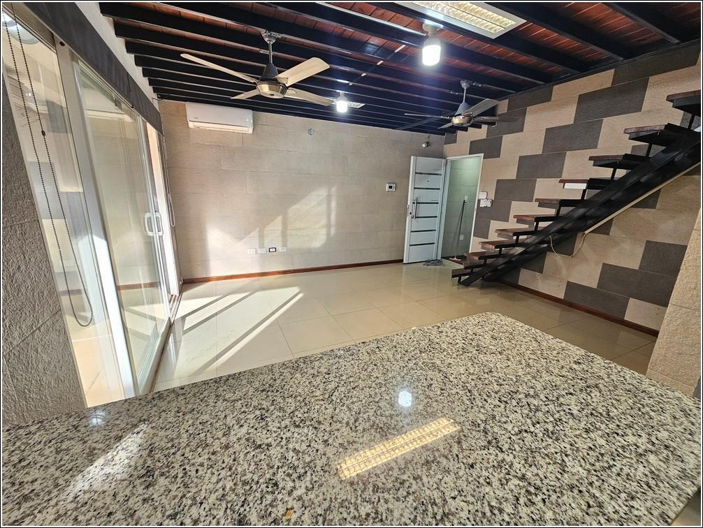 Foto de Casa de Planta alta en alquiler - Un dormitorio - 2 baños - Granadero, imagen 2