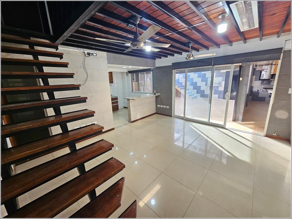 Foto de Casa de Planta alta en alquiler - Un dormitorio - 2 baños - Granadero, imagen 1