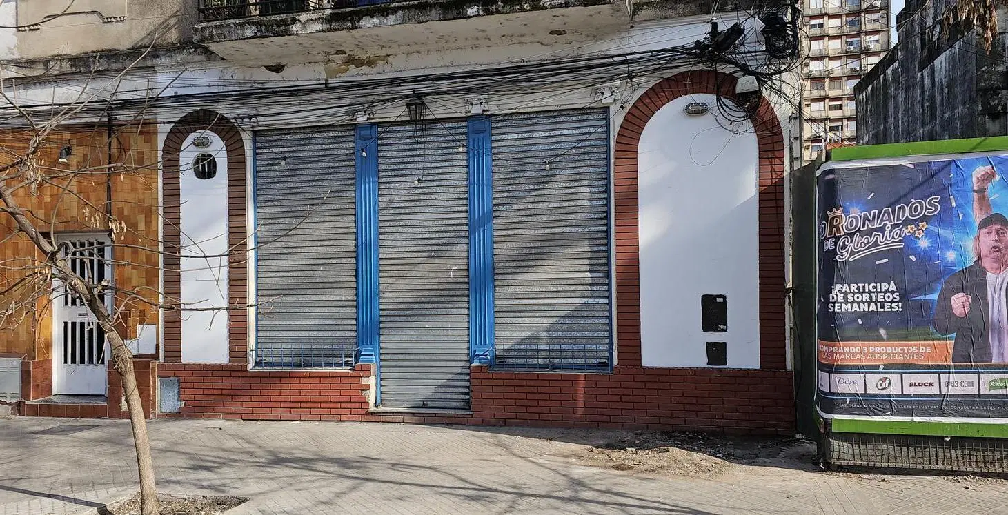 Local al Frente 50mts Cuadrados con Vidriera 2