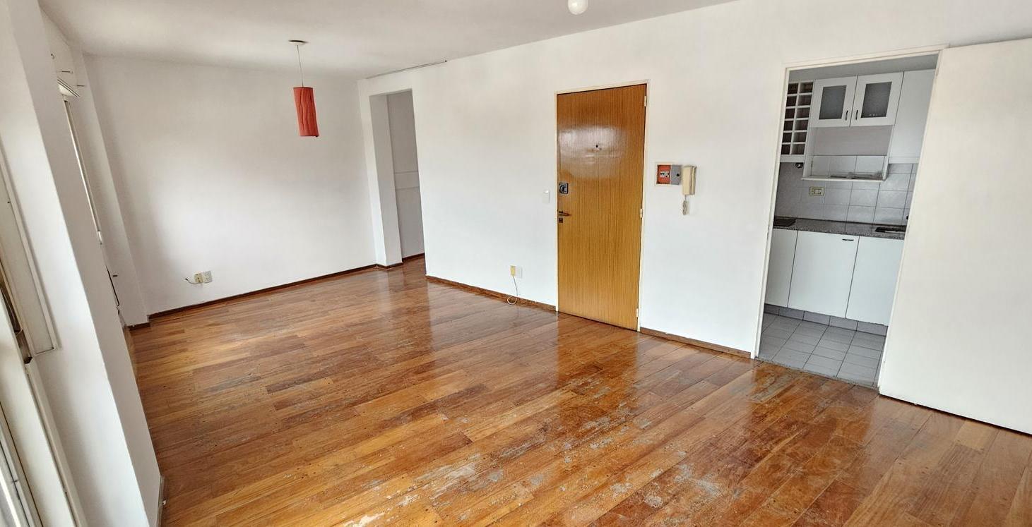Foto de Colon 2300 - 3 Dormitorios y cochera - Balcón, imagen 2