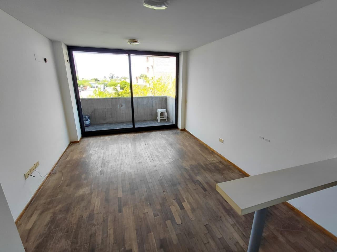 Foto de Departamento 1 Dormitorio Semipiso al Frente C/ Balcón, imagen 2