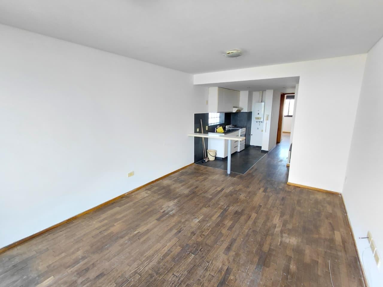 Foto de Departamento 1 Dormitorio Semipiso al Frente C/ Balcón, imagen 1