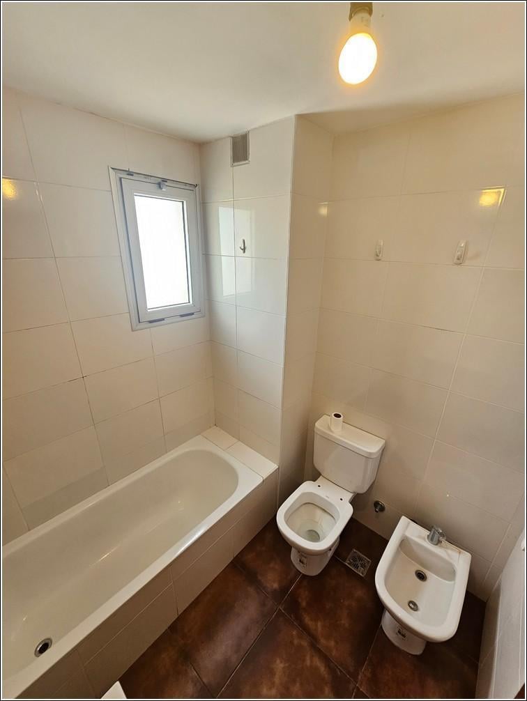 Foto de Departamento en alquiler un dormitorio al frente con cochera. Excelente, imagen 4