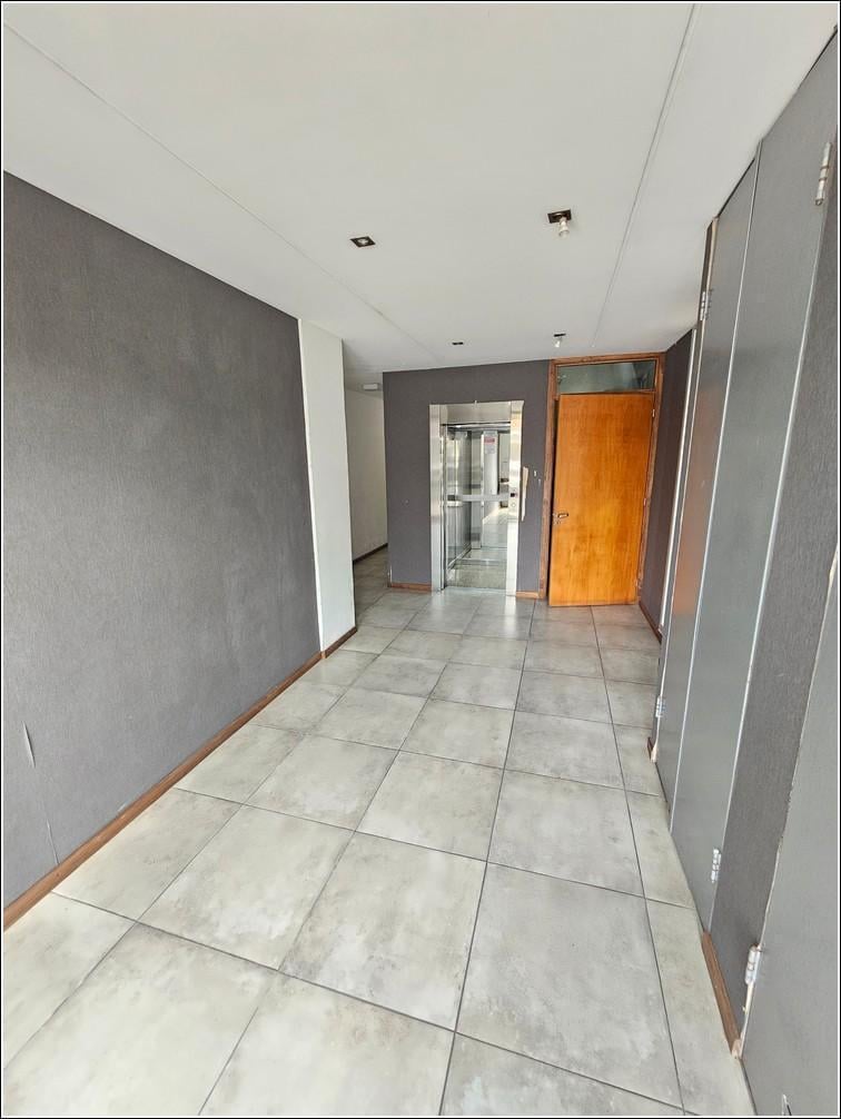 Foto de Departamento en alquiler un dormitorio al frente con cochera. Excelente, imagen 1