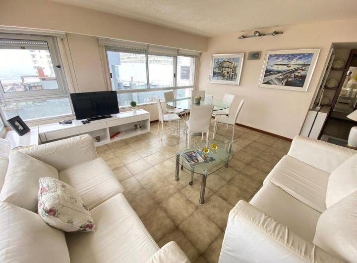 Foto de Apto de 2 dormitorios 2 baños, en la entrada de Punta del Este, Parada, imagen 3