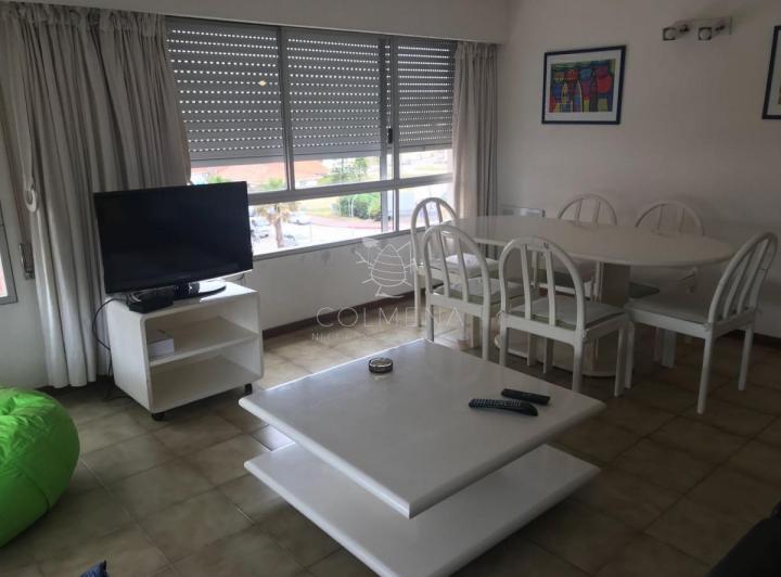 Foto de Apto de 2 dormitorios 1 baño con vista a la mansa, el edificio cuenta, imagen 2