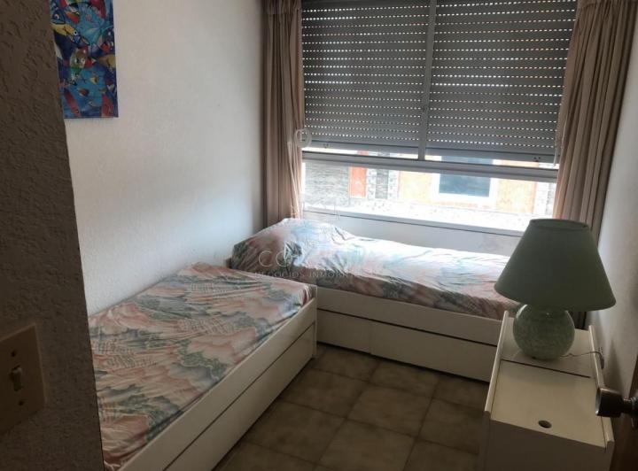 Foto de Apto de 2 dormitorios 1 baño con vista a la mansa, el edificio cuenta, imagen 3