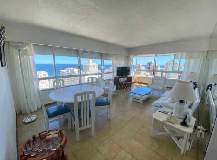 Foto de Apto de 2 dormitorios 2 baños con una vista excelente a playa mansa y Brava, imagen 5