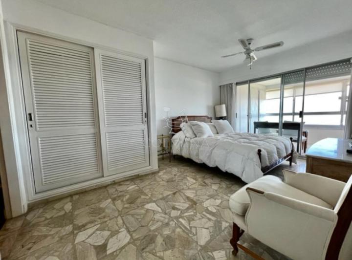 Foto de Alquiler temporario Apartamento 2 y medio dormitorios en Playa Mansa, imagen 4