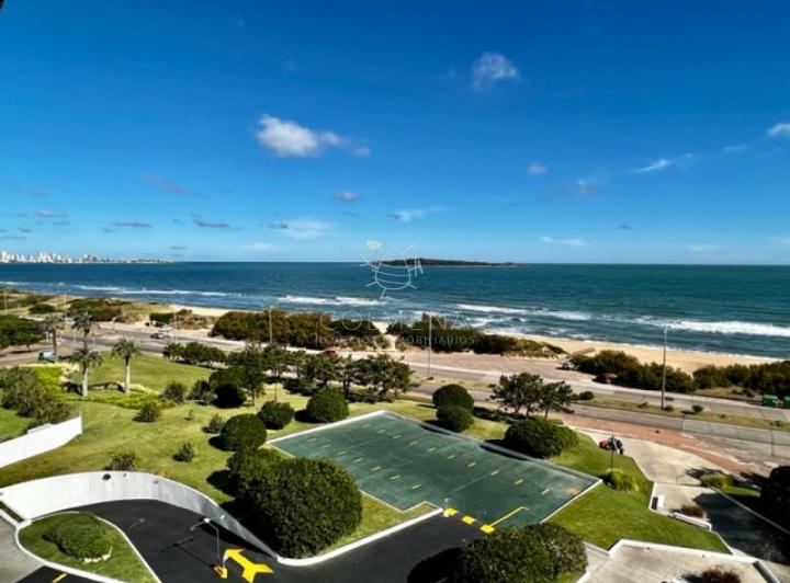 Alquiler temporario Apartamento 2 y medio dormitorios en Playa Mansa, Punta del Este