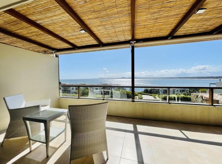 Apartamento de 2 Dormitorios con Vista al Mar y Parrillero en Quartier Punta Ballena