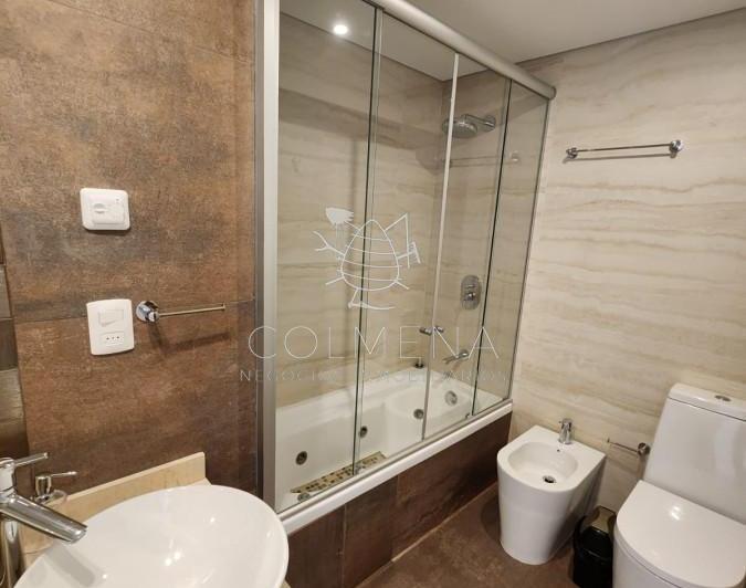 Foto de Venta Apartamento 2 dormitorios en Edificio de categoría, zona Mansa, imagen 1