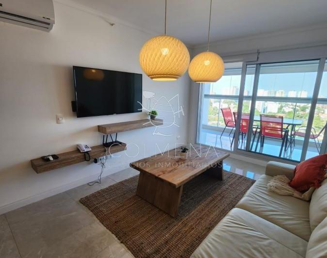 Venta Apartamento 2 dormitorios en Edificio de categoría, zona Mansa, Punta del Este
