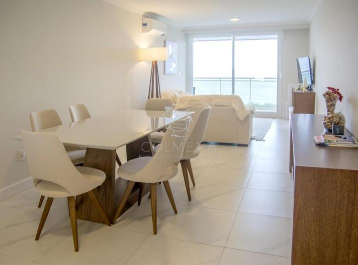 Foto de Apartamento en playa mansa con vista frente al mar., imagen 2