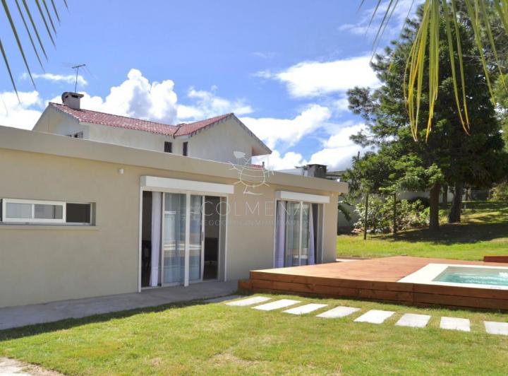 Punta del este, piscina climatizada, 2 dormitorios y 2 baños.