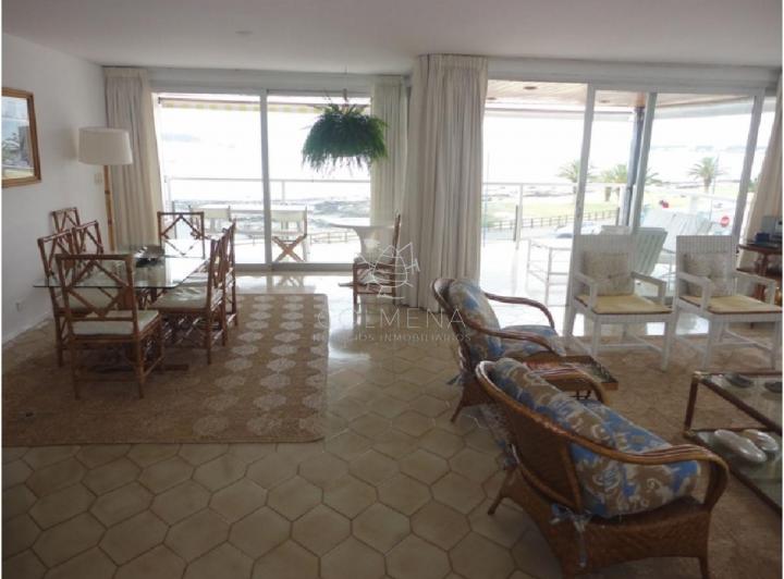 Foto de Apartamento en Venta - Edificio Brioni, Punta del Este, imagen 2