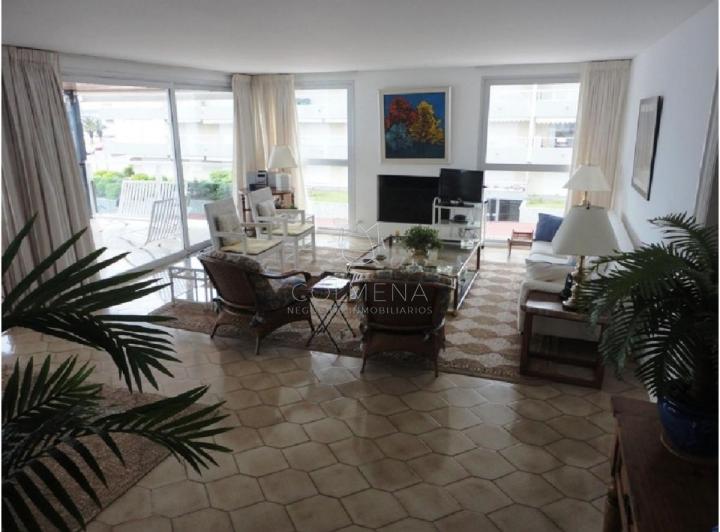 Foto de Apartamento en Venta - Edificio Brioni, Punta del Este, imagen 4