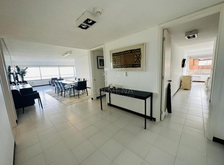 Apartamento de 3 dormitorios y dependencia de servicio en Punta del Este 2