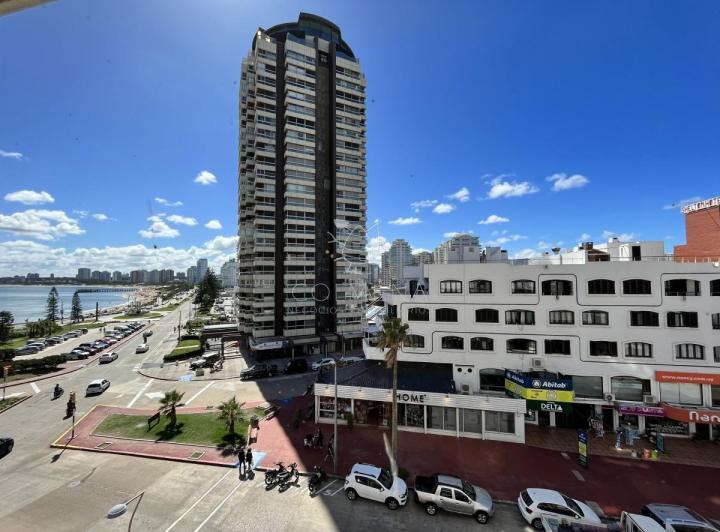 Apartamento en venta  Torre Gattas 4º piso vista playa brava y mansa 5