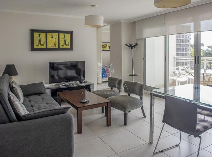 Departamento de 1 y medio dormitorio en venta a pasos de Playa Brava 2