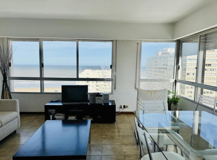 Apartamento con vista al mas a pasos del puerto disponible en alquiler temporal 1