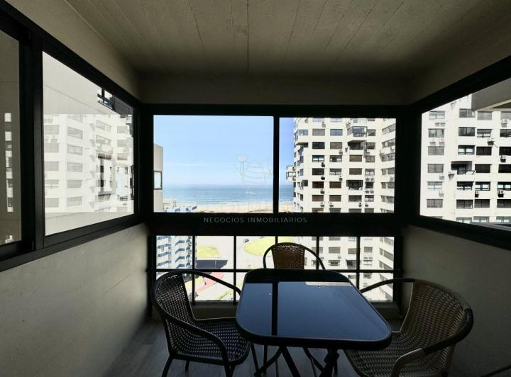 Apartamento en primeras parada de la brava y pasos de la peninsula. 3