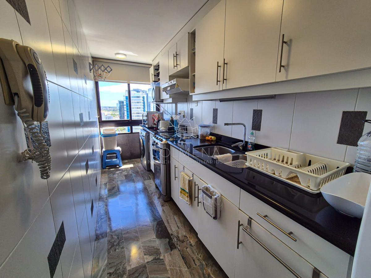 Foto de Venta Apartamento 3 Dormitorios Frente a la Playa Brava Punta del Este, imagen 3