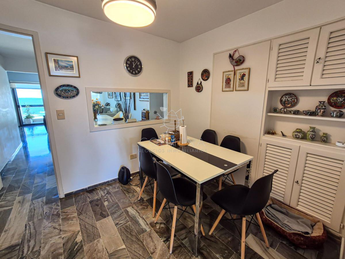 Foto de Venta Apartamento 3 Dormitorios Frente a la Playa Brava Punta del Este, imagen 2