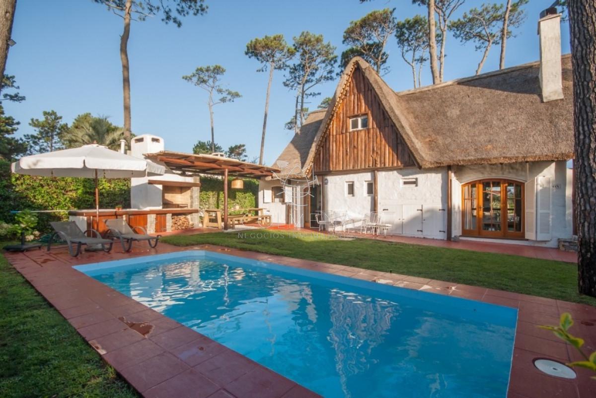 Casa en ALQUILER a sólo 150 mtrs del Mar