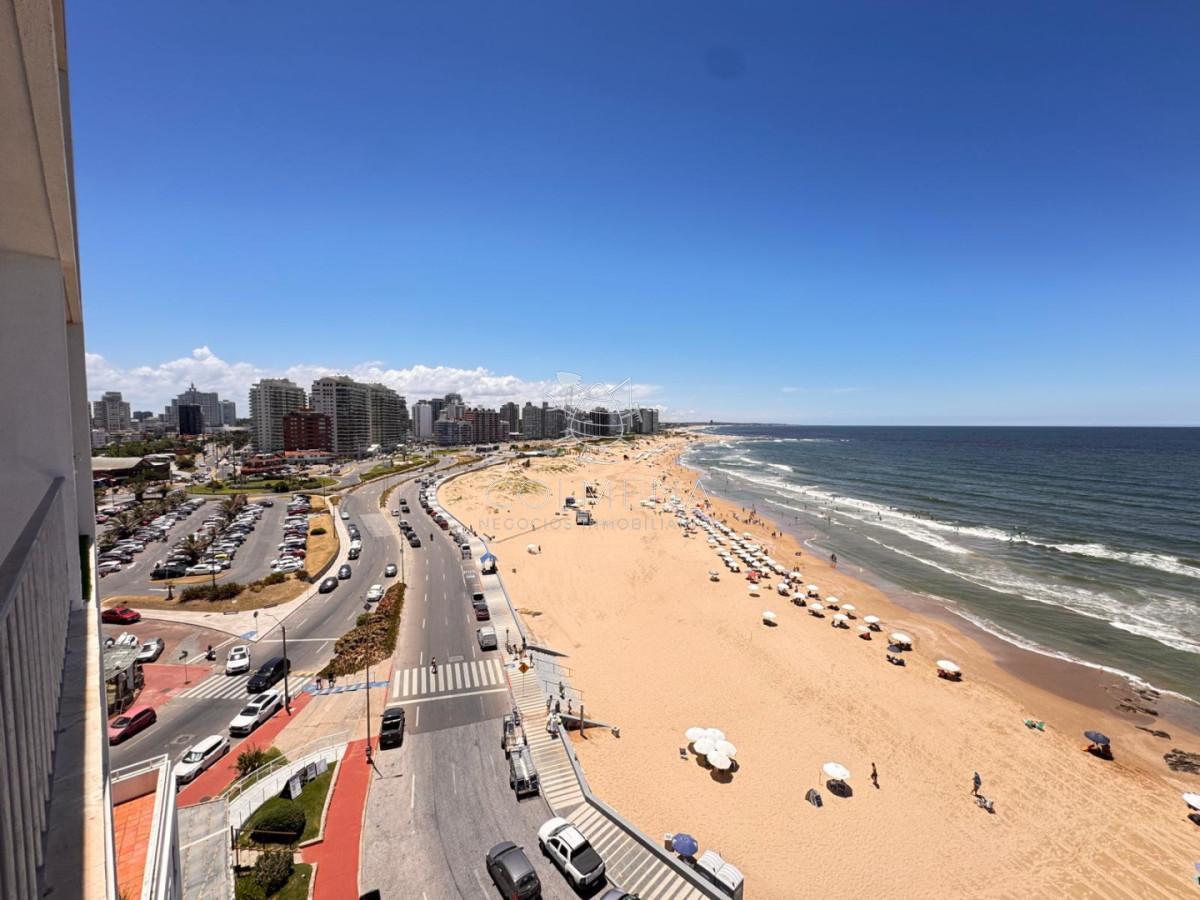 Foto de Apartamento en de 1 dormitorio frente a playa Brava., imagen 1